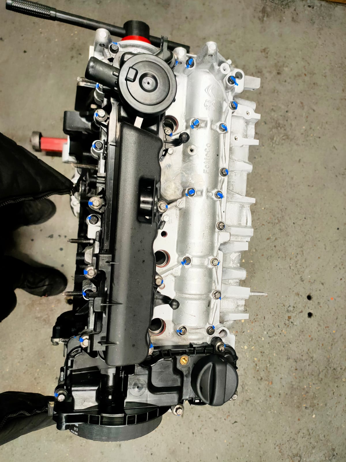 DW12 2.2 HDi workshop image 4